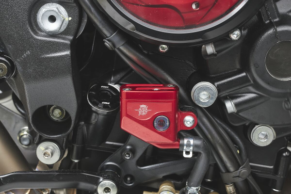 BRAKE FLUID RESERVOIR COVER