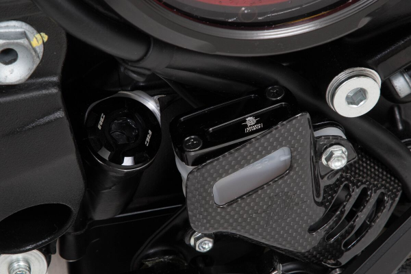 BRAKE FLUID RESERVOIR COVER