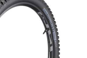 Zeppelin Tire Black